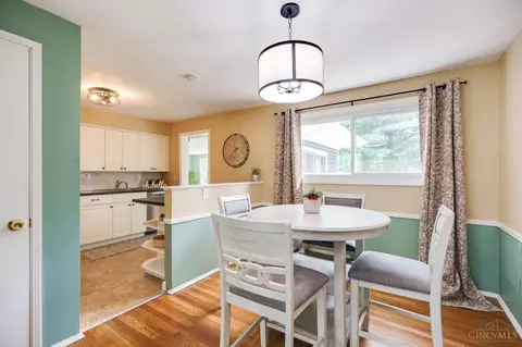 Dining - 33 Hadley Rd, Greenhills, OH 45218 photo 1 of 2