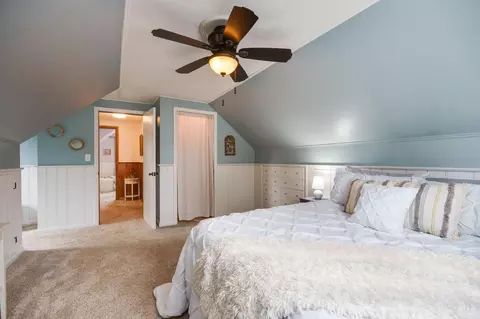 Bedroom - 33 Hadley Rd, Greenhills, OH 45218 photo 5 of 8