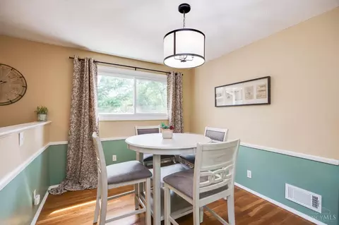 Dining - 33 Hadley Rd, Greenhills, OH 45218 photo 2 of 2