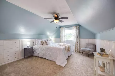 Bedroom - 33 Hadley Rd, Greenhills, OH 45218 photo 4 of 8