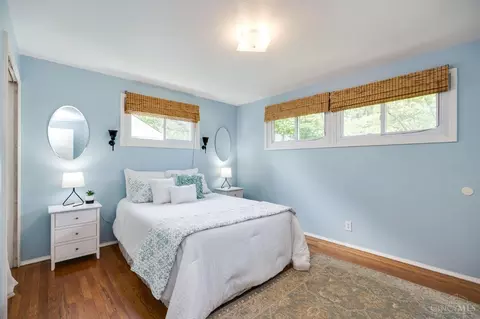 Bedroom - 33 Hadley Rd, Greenhills, OH 45218 photo 1 of 8