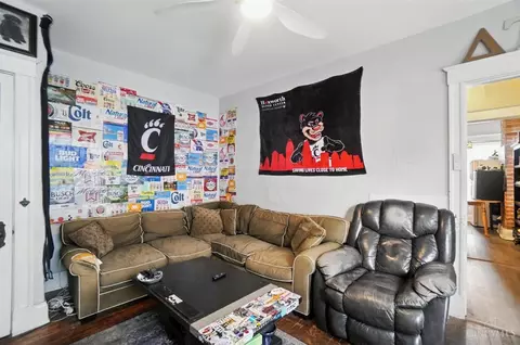 Living - 231 Atkinson St, Cincinnati, OH 45219 photo 1 of 3