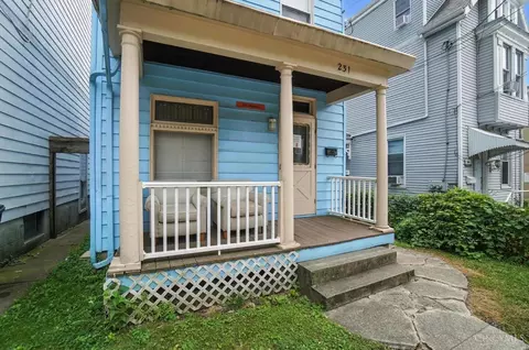 Exterior - 231 Atkinson St, Cincinnati, OH 45219 photo 2 of 9