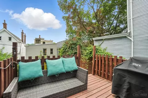 Exterior - 231 Atkinson St, Cincinnati, OH 45219 photo 6 of 9