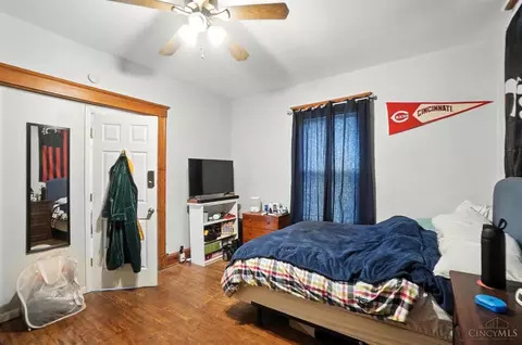Bedroom - 231 Atkinson St, Cincinnati, OH 45219 photo 2 of 11