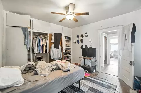 Bedroom - 231 Atkinson St, Cincinnati, OH 45219 photo 4 of 11