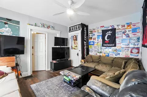 Living - 231 Atkinson St, Cincinnati, OH 45219 photo 2 of 3