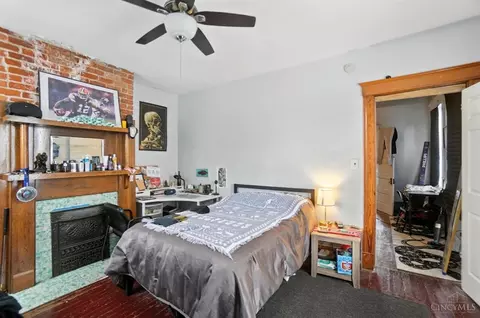 Bedroom - 231 Atkinson St, Cincinnati, OH 45219 photo 7 of 11