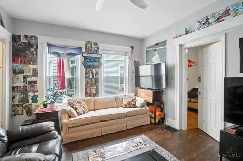 Living - 231 Atkinson St, Cincinnati, OH 45219 photo 3 of 3