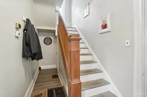 Entry Way - 231 Atkinson St, Cincinnati, OH 45219 photo 1 of 2