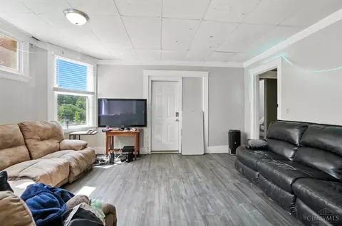 204 Atkinson St, Cincinnati, OH 45219 photo 8