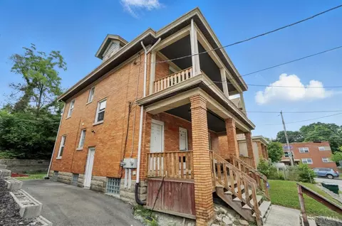 204 Atkinson St, Cincinnati, OH 45219 photo 2