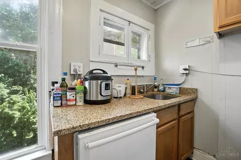 204 Atkinson St, Cincinnati, OH 45219 photo 14