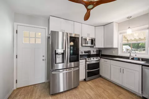 Kitchen - 10612 Chipstone Dr, Harrison, OH 45030 photo 2 of 3