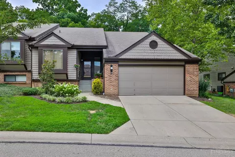 11 Diplomat Dr, Wyoming, OH 45215