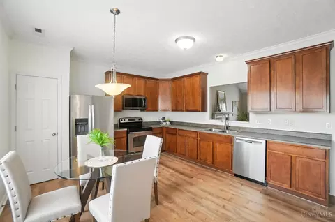Kitchen - 4239 Gensen Loop, Cincinnati, OH 45245 photo 2 of 5