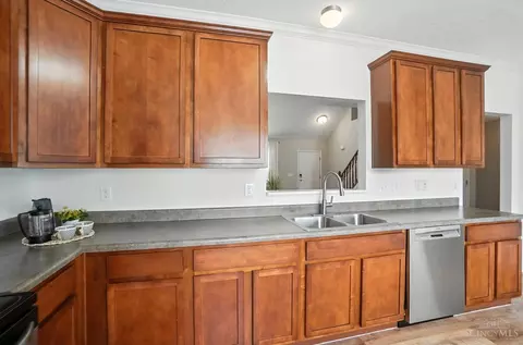 Kitchen - 4239 Gensen Loop, Cincinnati, OH 45245 photo 3 of 5
