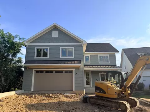 9835 Orchard Trl, Montgomery, OH 45242