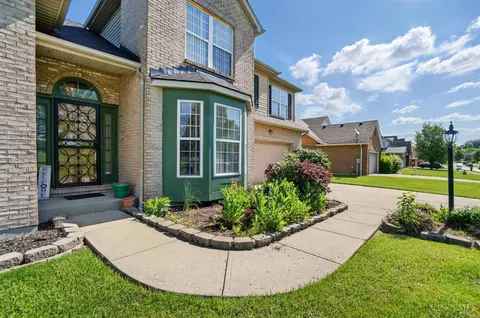 1582 Williamson Dr, Forest Park, OH 45040 photo 2
