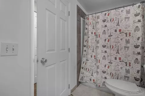 812 Cedarhill Dr, Cincinnati, OH 45240 photo 15