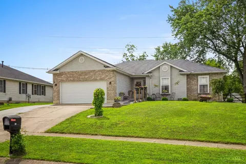 39 Thornhill Dr, Hamilton, OH 45013 photo 2