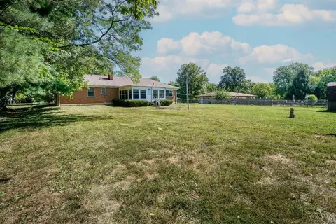 Exterior - 523 Lang Rd, Cincinnati, OH 45244 photo 11 of 13