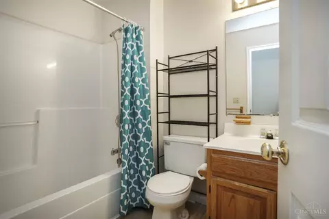 Bath - 523 Lang Rd, Cincinnati, OH 45244 photo 3 of 3