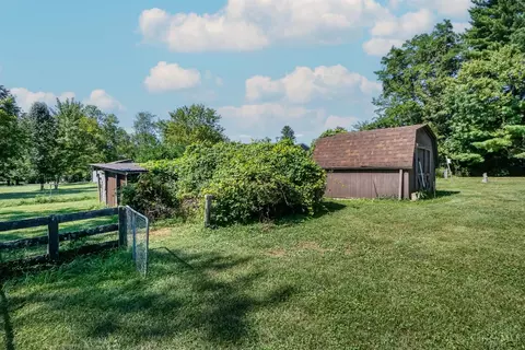 Exterior - 523 Lang Rd, Cincinnati, OH 45244 photo 7 of 13