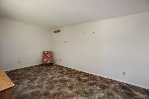 Living - 523 Lang Rd, Cincinnati, OH 45244 photo 1 of 6