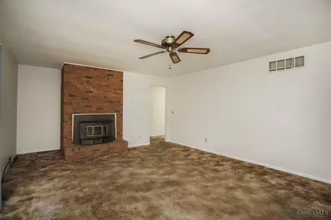 Living - 523 Lang Rd, Cincinnati, OH 45244 photo 5 of 6