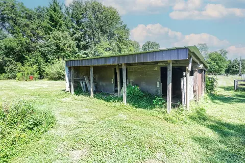 Exterior - 523 Lang Rd, Cincinnati, OH 45244 photo 8 of 13