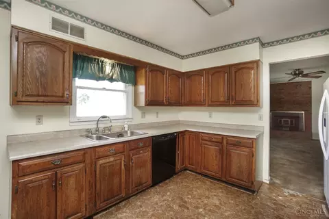 Kitchen - 523 Lang Rd, Cincinnati, OH 45244 photo 2 of 5