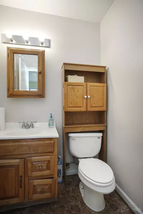 Bath - 523 Lang Rd, Cincinnati, OH 45244 photo 1 of 3