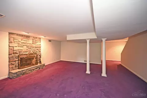 Living - 4190 Beech St, Cincinnati, OH 45227 photo 9 of 9