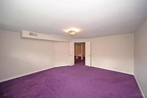 Bedroom - 4190 Beech St, Cincinnati, OH 45227 photo 10 of 10