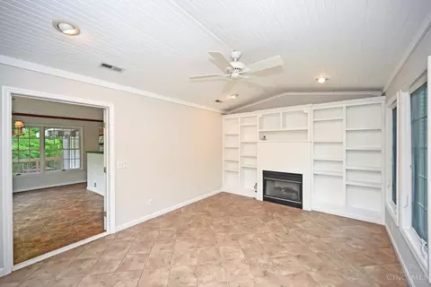 Living - 4190 Beech St, Cincinnati, OH 45227 photo 8 of 9