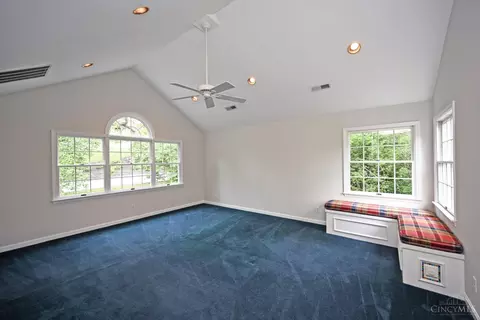 Bedroom - 4190 Beech St, Cincinnati, OH 45227 photo 7 of 10