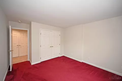 Bedroom - 4190 Beech St, Cincinnati, OH 45227 photo 6 of 10