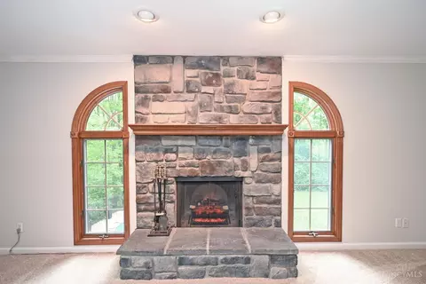 Living - 4190 Beech St, Cincinnati, OH 45227 photo 5 of 9