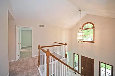 Entry Way - 4190 Beech St, Cincinnati, OH 45227 photo 2 of 2