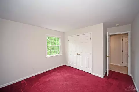 Bedroom - 4190 Beech St, Cincinnati, OH 45227 photo 4 of 10