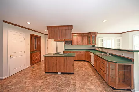 Kitchen - 4190 Beech St, Cincinnati, OH 45227 photo 2 of 4