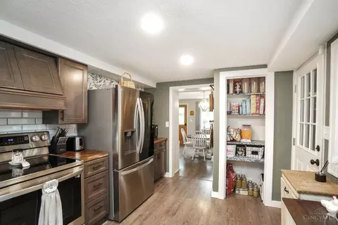 Kitchen - 7564 Us Rt 22 3, Morrow, OH 45152 photo 3 of 5