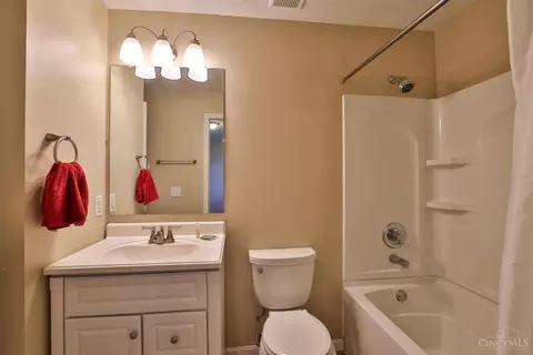 Bath - 1549 Mandarin Dr, Forest Park, OH 45240 photo 1 of 2
