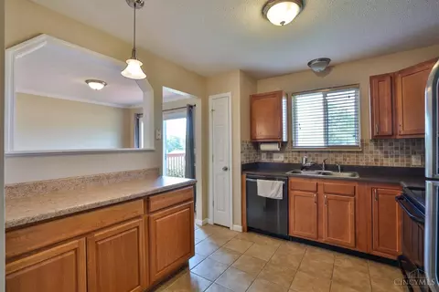 Kitchen - 1549 Mandarin Dr, Forest Park, OH 45240 photo 2 of 2