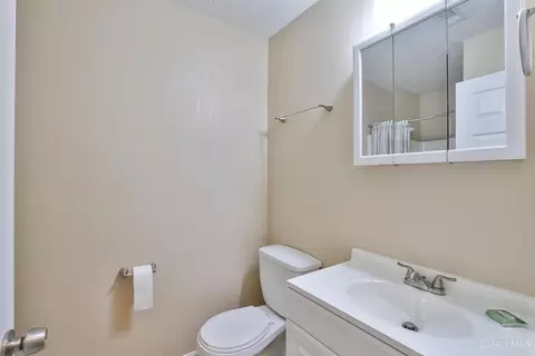 Bath - 1549 Mandarin Dr, Forest Park, OH 45240 photo 2 of 2
