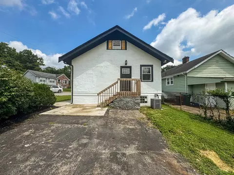 Exterior - 5439 Whetsel Ave, Cincinnati, OH 45227 photo 7 of 9