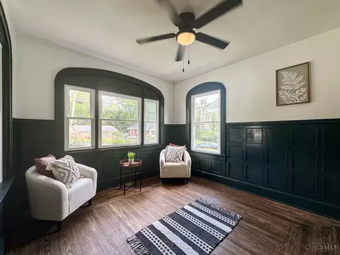 Living - 5439 Whetsel Ave, Cincinnati, OH 45227 photo 3 of 5