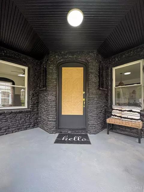 Exterior - 5439 Whetsel Ave, Cincinnati, OH 45227 photo 2 of 9