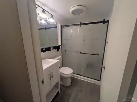 Bath - 4149 Brookfield Dr, Cincinnati, OH 45245 photo 1 of 2